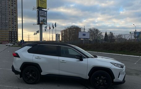 Toyota RAV4, 2021 год, 3 380 000 рублей, 7 фотография