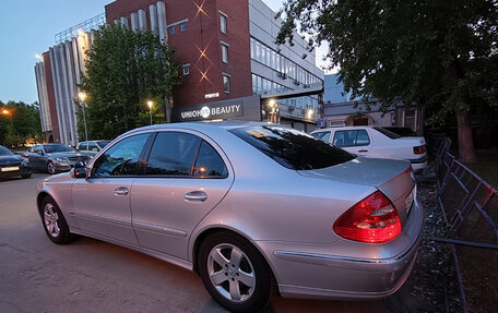 Mercedes-Benz E-Класс, 2005 год, 800 000 рублей, 9 фотография