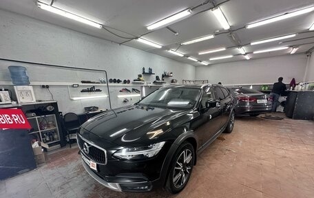 Volvo V90 Cross Country I рестайлинг, 2017 год, 3 650 000 рублей, 2 фотография