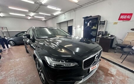 Volvo V90 Cross Country I рестайлинг, 2017 год, 3 650 000 рублей, 8 фотография