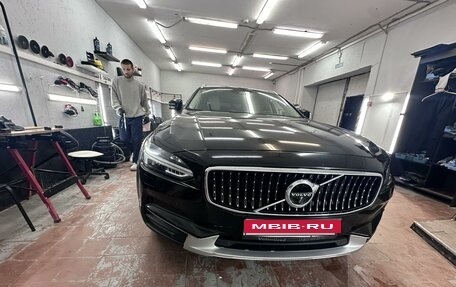 Volvo V90 Cross Country I рестайлинг, 2017 год, 3 650 000 рублей, 7 фотография