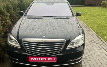 Mercedes-Benz S-Класс, 2013 год, 2 300 000 рублей, 3 фотография