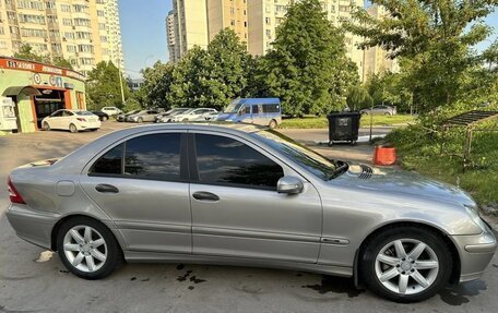 Mercedes-Benz C-Класс, 2004 год, 570 000 рублей, 2 фотография