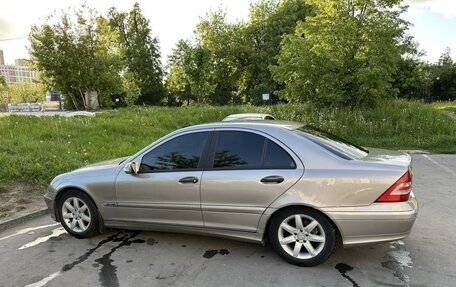 Mercedes-Benz C-Класс, 2004 год, 570 000 рублей, 4 фотография