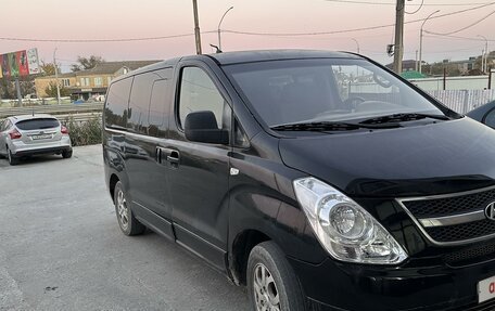 Hyundai Grand Starex Grand Starex I рестайлинг 2, 2010 год, 1 300 000 рублей, 2 фотография