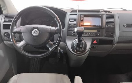 Volkswagen Caravelle T5, 2008 год, 1 650 000 рублей, 9 фотография