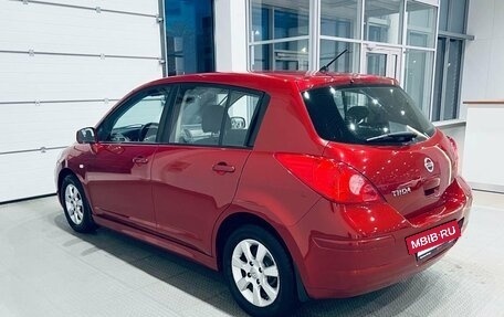 Nissan Tiida, 2010 год, 800 000 рублей, 4 фотография