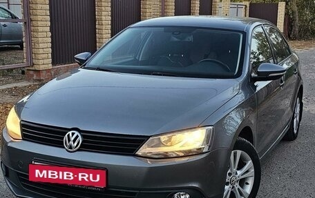 Volkswagen Jetta VI, 2011 год, 930 000 рублей, 3 фотография