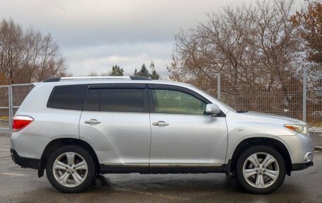 Toyota Highlander III, 2011 год, 2 310 000 рублей, 18 фотография