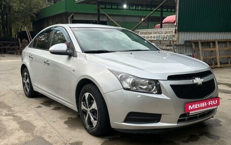 Chevrolet Cruze II, 2011 год, 850 000 рублей, 4 фотография