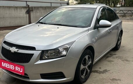 Chevrolet Cruze II, 2011 год, 850 000 рублей, 2 фотография