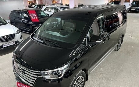 Hyundai Grand Starex Grand Starex I рестайлинг 2, 2019 год, 3 350 000 рублей, 9 фотография