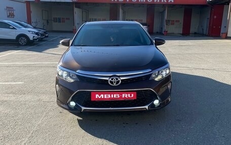 Toyota Camry, 2017 год, 2 100 000 рублей, 3 фотография