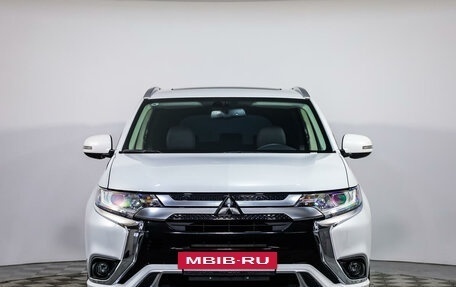 Mitsubishi Outlander III рестайлинг 3, 2022 год, 2 959 000 рублей, 2 фотография