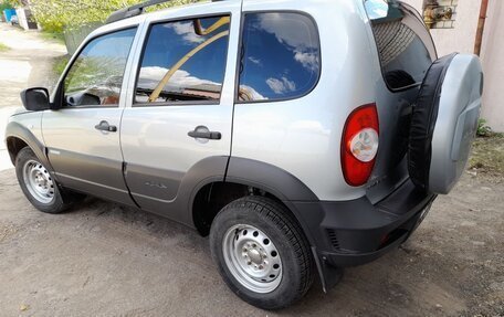 Chevrolet Niva I рестайлинг, 2013 год, 700 000 рублей, 3 фотография