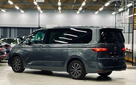 Volkswagen Multivan, 2022 год, 7 550 000 рублей, 5 фотография