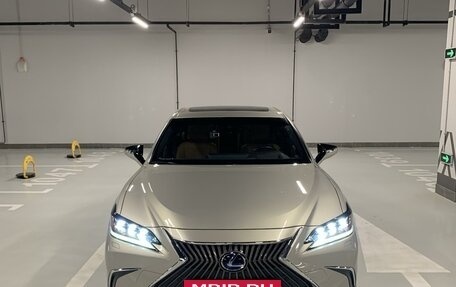 Lexus ES VII, 2019 год, 4 850 000 рублей, 2 фотография