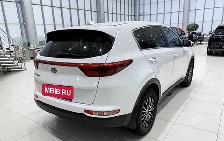 KIA Sportage IV рестайлинг, 2018 год, 1 899 000 рублей, 5 фотография