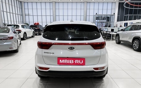 KIA Sportage IV рестайлинг, 2018 год, 1 899 000 рублей, 6 фотография