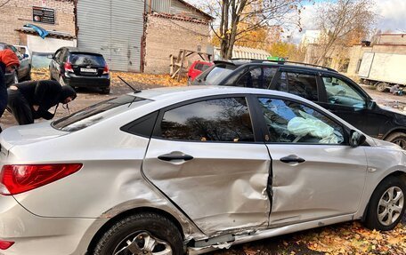 Hyundai Solaris II рестайлинг, 2013 год, 380 000 рублей, 2 фотография