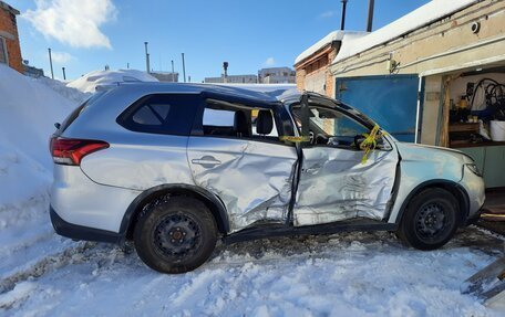 Mitsubishi Outlander III рестайлинг 3, 2018 год, 820 000 рублей, 2 фотография