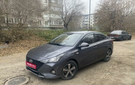 Hyundai Solaris II рестайлинг, 2021 год, 1 500 000 рублей, 1 фотография