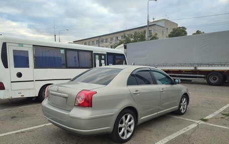 Toyota Avensis III рестайлинг, 2006 год, 1 000 000 рублей, 2 фотография