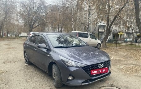 Hyundai Solaris II рестайлинг, 2021 год, 1 500 000 рублей, 3 фотография