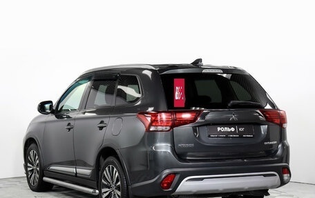 Mitsubishi Outlander III рестайлинг 3, 2019 год, 2 095 000 рублей, 7 фотография