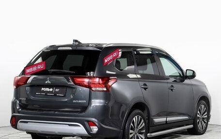 Mitsubishi Outlander III рестайлинг 3, 2019 год, 2 095 000 рублей, 5 фотография