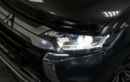 Mitsubishi Outlander III рестайлинг 3, 2019 год, 2 095 000 рублей, 22 фотография