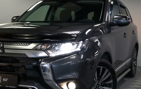 Mitsubishi Outlander III рестайлинг 3, 2019 год, 2 095 000 рублей, 23 фотография