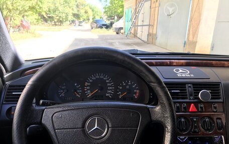 Mercedes-Benz C-Класс, 1999 год, 245 000 рублей, 3 фотография