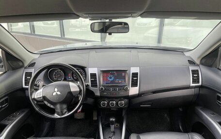 Mitsubishi Outlander III рестайлинг 3, 2010 год, 1 399 000 рублей, 13 фотография