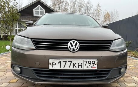 Volkswagen Jetta VI, 2013 год, 850 000 рублей, 5 фотография