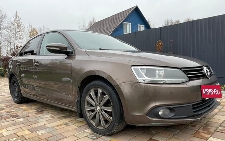 Volkswagen Jetta VI, 2013 год, 850 000 рублей, 3 фотография