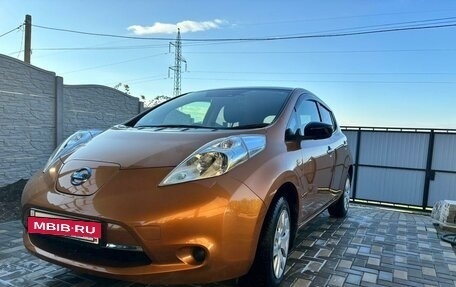 Nissan Leaf I, 2017 год, 1 270 000 рублей, 2 фотография