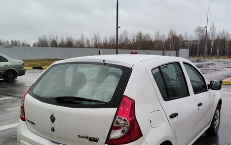 Renault Sandero I, 2014 год, 890 000 рублей, 2 фотография