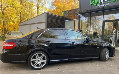 Mercedes-Benz E-Класс, 2011 год, 1 700 000 рублей, 7 фотография