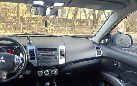 Mitsubishi Outlander III рестайлинг 3, 2007 год, 950 000 рублей, 6 фотография