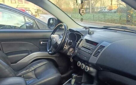 Mitsubishi Outlander III рестайлинг 3, 2007 год, 950 000 рублей, 9 фотография