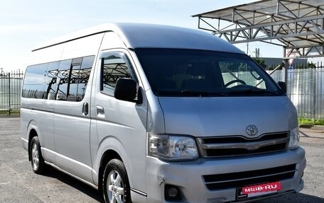 Toyota HiAce H200, 2011 год, 1 545 000 рублей, 3 фотография