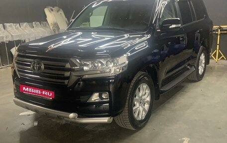 Toyota Land Cruiser 200, 2015 год, 5 800 000 рублей, 3 фотография