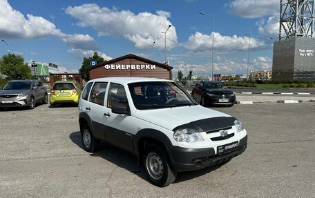 Chevrolet Niva I рестайлинг, 2015 год, 621 900 рублей, 3 фотография