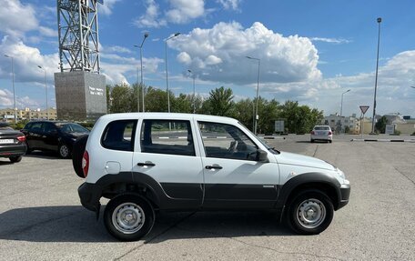 Chevrolet Niva I рестайлинг, 2015 год, 621 900 рублей, 4 фотография