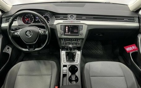 Volkswagen Passat B8 рестайлинг, 2016 год, 1 798 000 рублей, 13 фотография