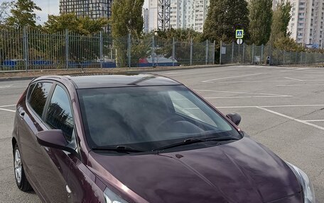 Hyundai Solaris II рестайлинг, 2011 год, 880 000 рублей, 2 фотография