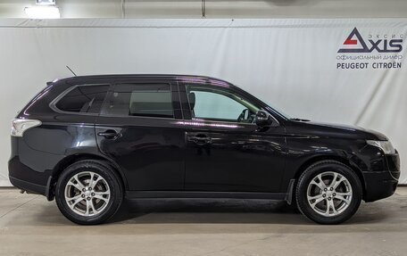 Mitsubishi Outlander III рестайлинг 3, 2013 год, 1 470 000 рублей, 6 фотография