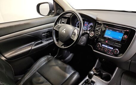 Mitsubishi Outlander III рестайлинг 3, 2013 год, 1 470 000 рублей, 9 фотография