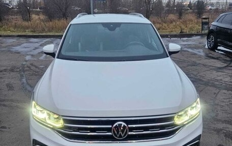 Volkswagen Tiguan II, 2021 год, 4 800 000 рублей, 16 фотография